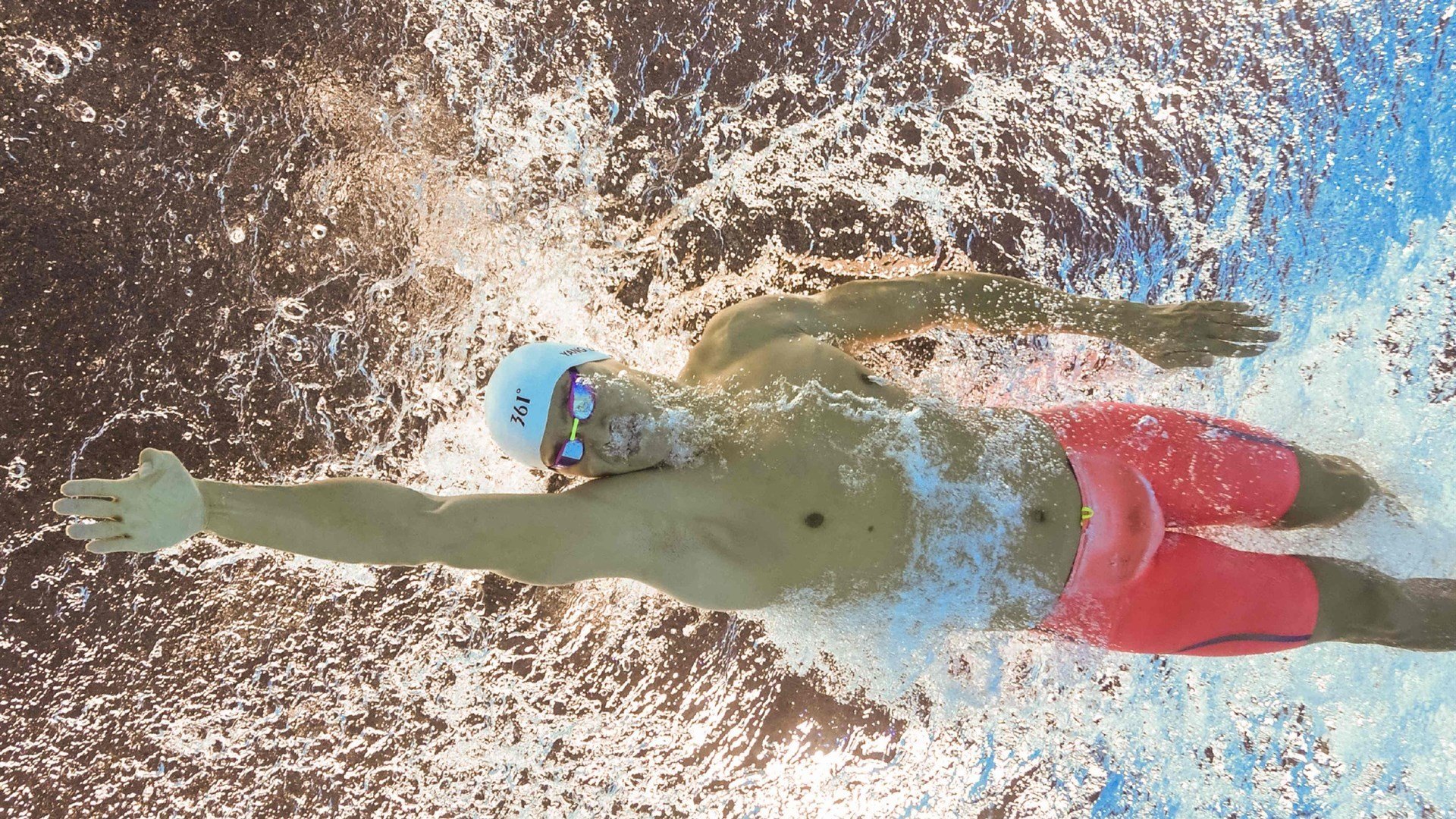 开云体育官网-《赛事后花絮：工作人员的辛勤与付出》，比赛后工作人员总结怎么写